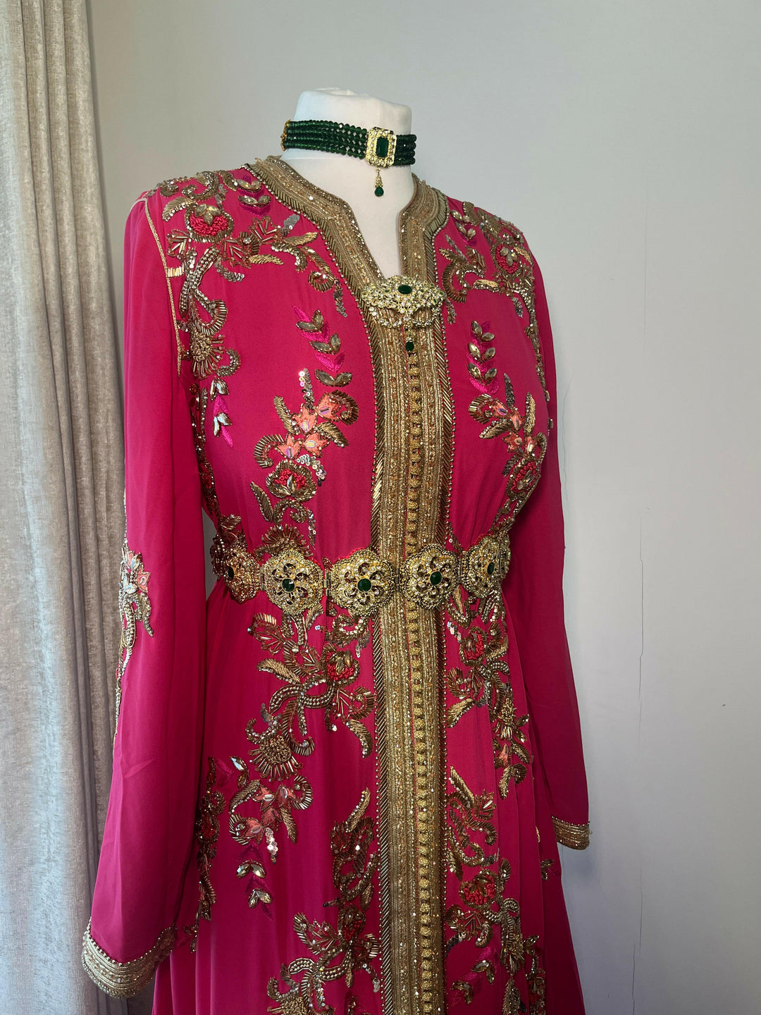 fuchsia pink lebsa caftan dress uk London worldwide shipping moroccan dress